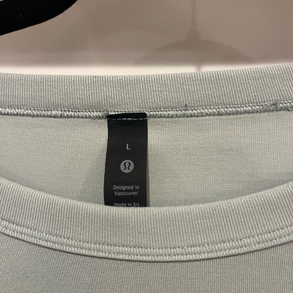 lululemon Fundamental Long Sleeve Shirt Size L - Picture 2 of 2